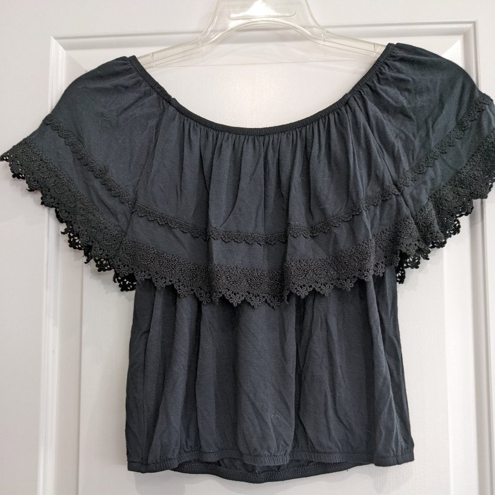 Off the shoulder causal t-shirt